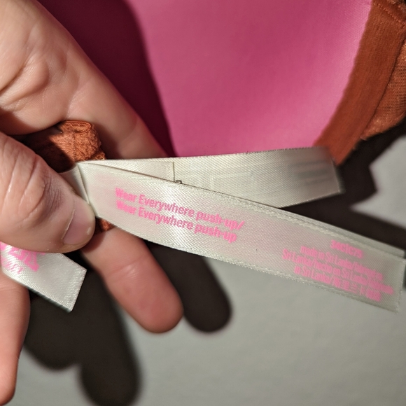 Victoria's Secret PINK Push Up Bra - Picture 6 of 6